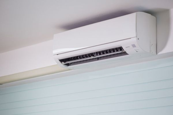 Optimiser le confort : choisir le système de chauffage idéal pour les maisons à plafonds élevés